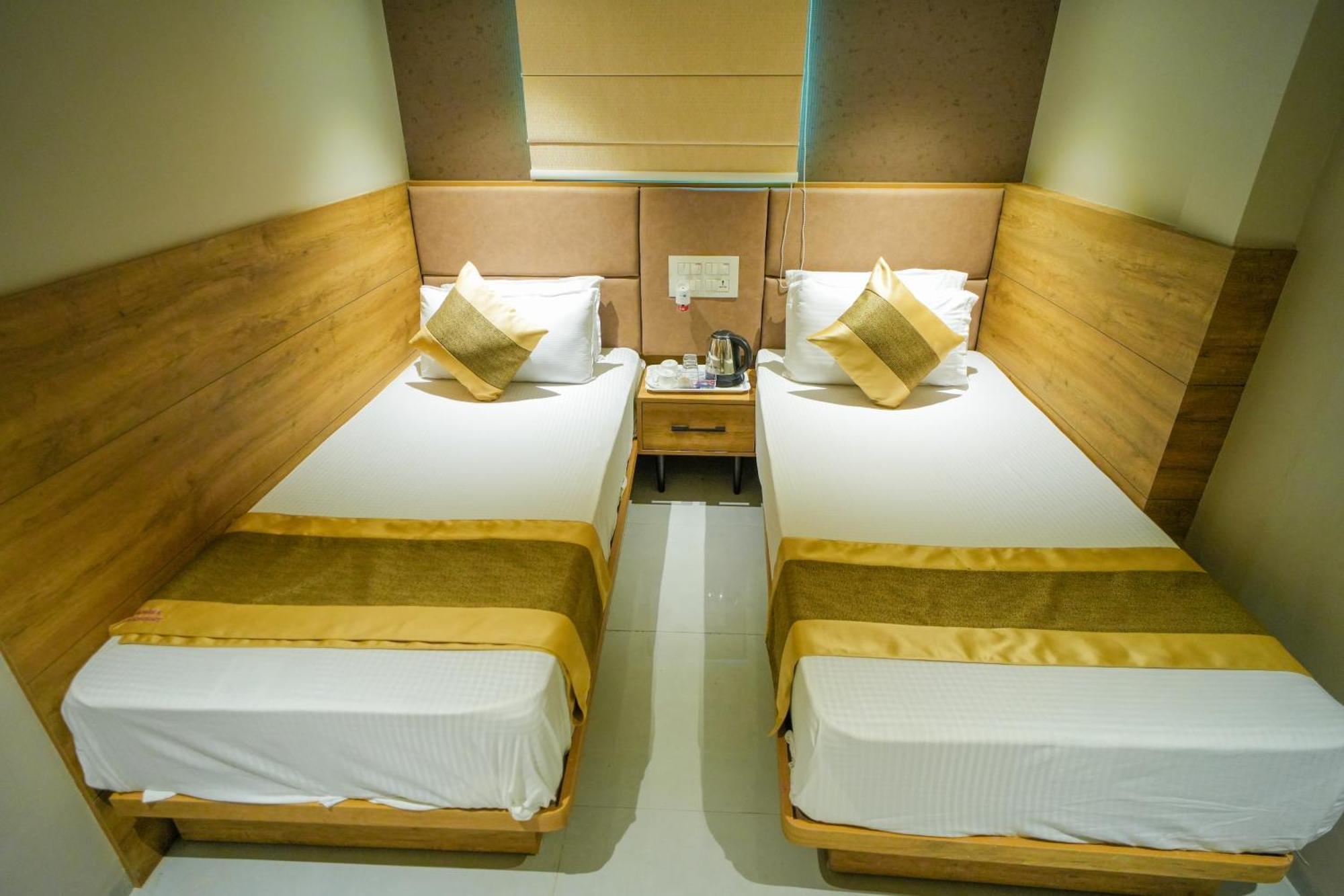 Skylink Hospitality Mahalaxmi 3*